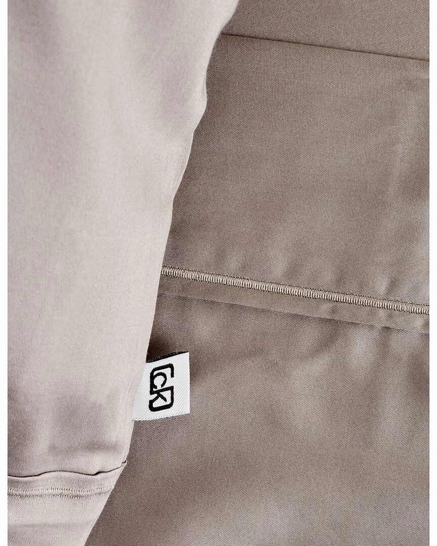 Brand new 👏 Calvin Klein Signature 300TC Sateen Sheet Set Home Sheets 🥰 4 Brand new 👏 Calvin Klein Signature 300TC Sateen Sheet Set Home Sheets 🥰 - Image 2